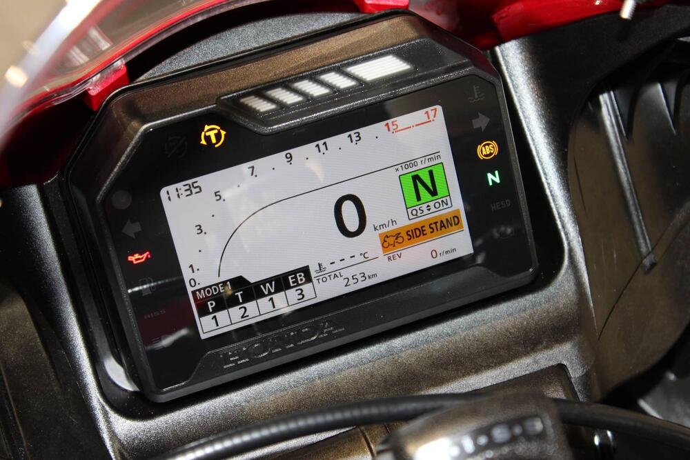 Honda CBR 600 RR (2024 - 25) (6)