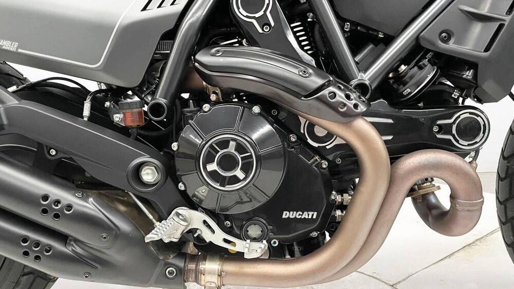 Ducati Scrambler 800 Night Shift (2021 - 22) (4)