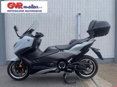 Yamaha T-Max 560 Tech Max (2025) usata