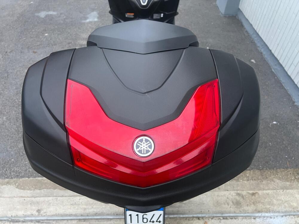 Yamaha T-Max 560 Tech Max (2025) (6)