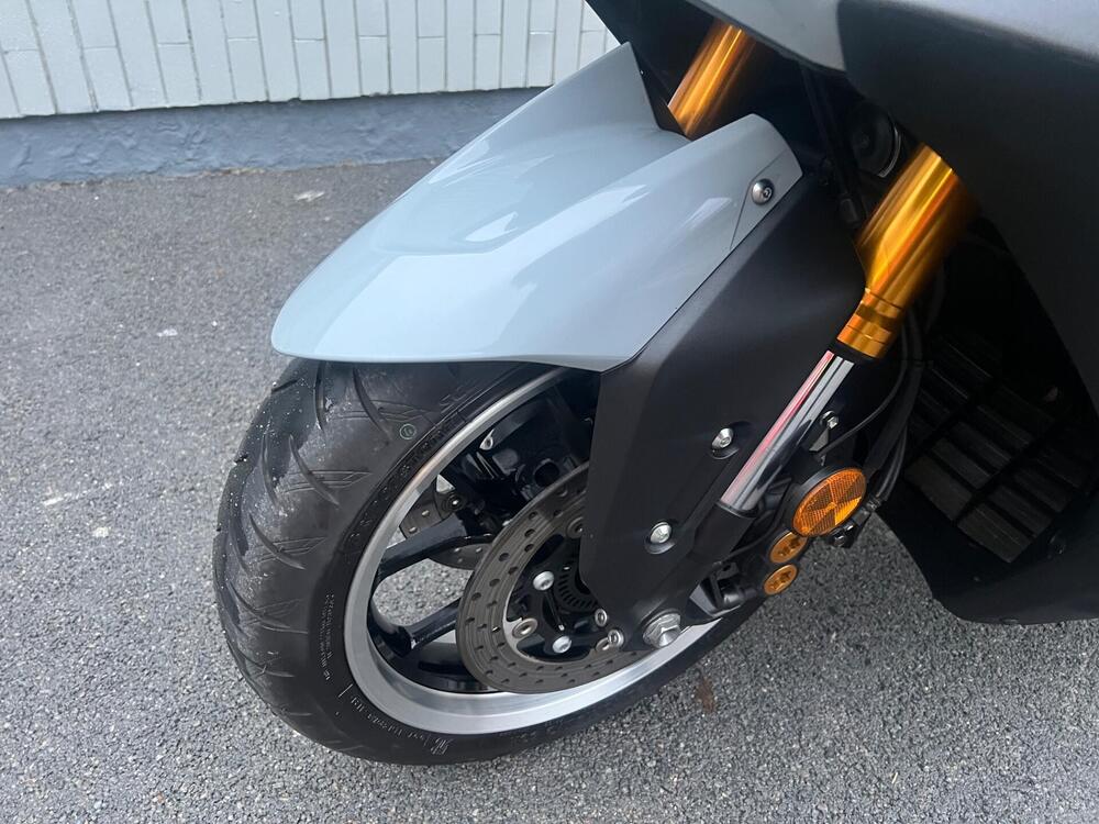 Yamaha T-Max 560 Tech Max (2025) (16)