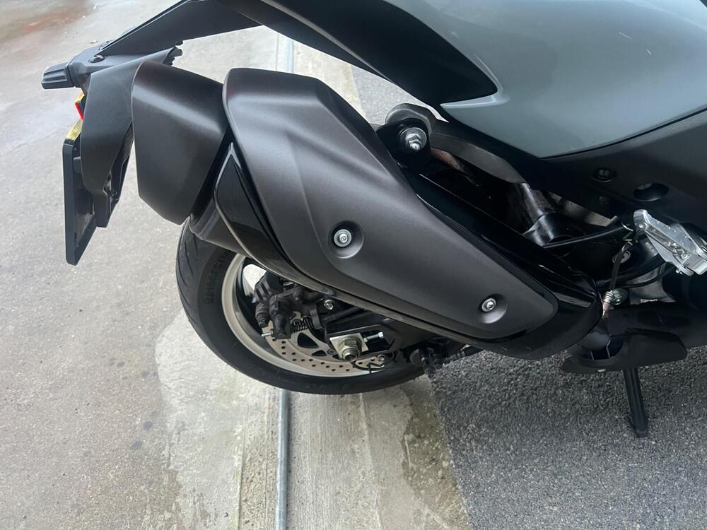 Yamaha T-Max 560 Tech Max (2025) (15)