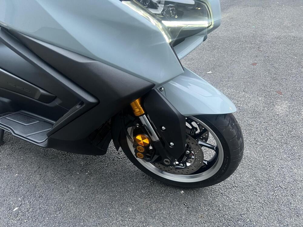 Yamaha T-Max 560 Tech Max (2025) (11)