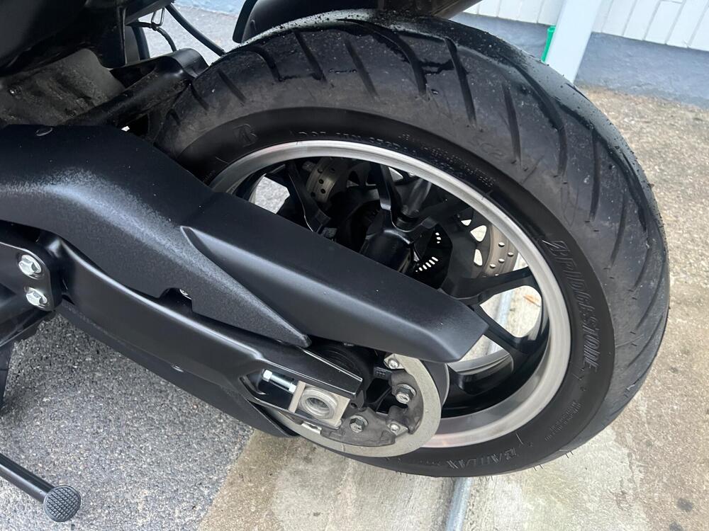 Yamaha T-Max 560 Tech Max (2025) (17)