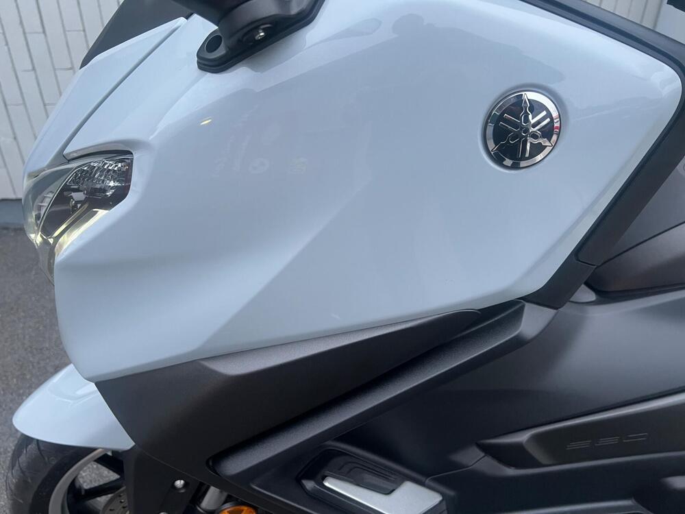 Yamaha T-Max 560 Tech Max (2025) (7)