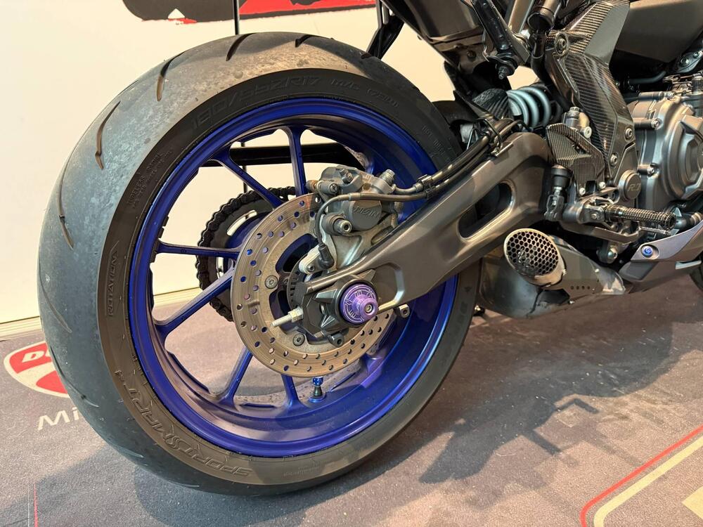 Yamaha YZF R7 (2021 - 25) (6)