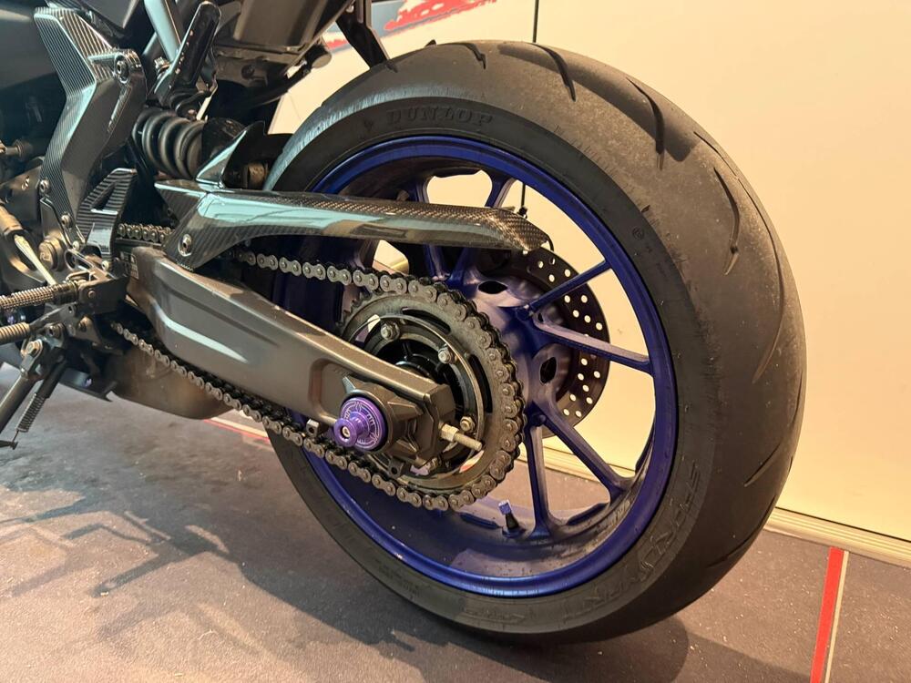 Yamaha YZF R7 (2021 - 25) (10)