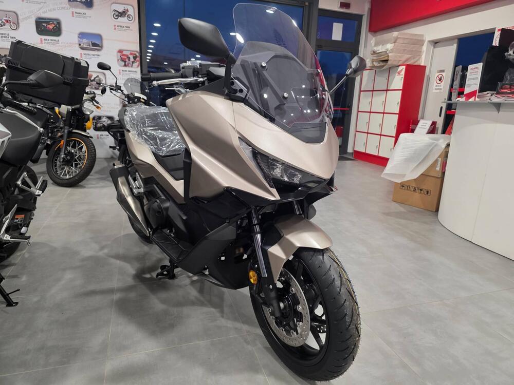 Honda Forza 750 (2025) (2)