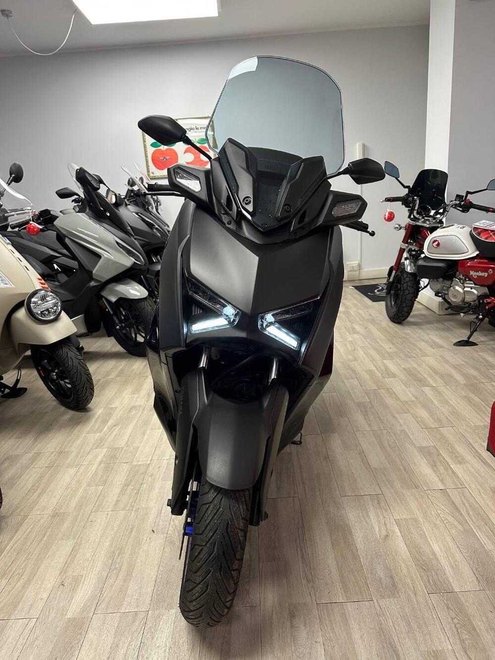 Yamaha X-Max 300 Tech Max (2021 - 24) (2)