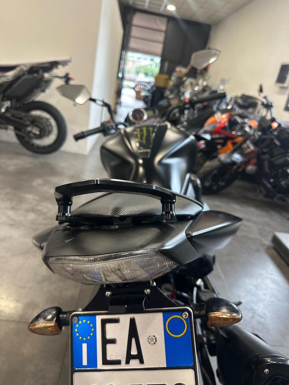 Kawasaki Z 750 R (2011 - 14) (8)