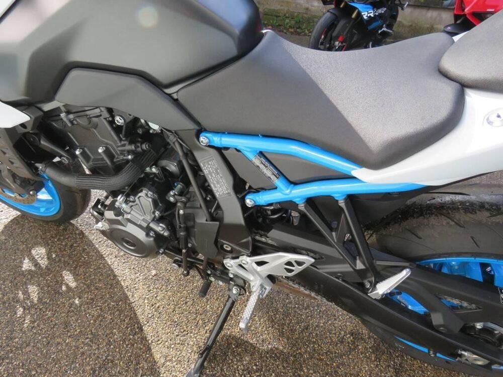 Suzuki GSX-8S (2023 - 24) (12)