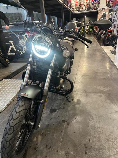 QJ Motor SRV 125 (2023 - 24) usata