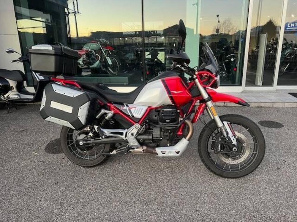 Moto Guzzi V85 TT Evocative Graphics (2021 - 23) (2)