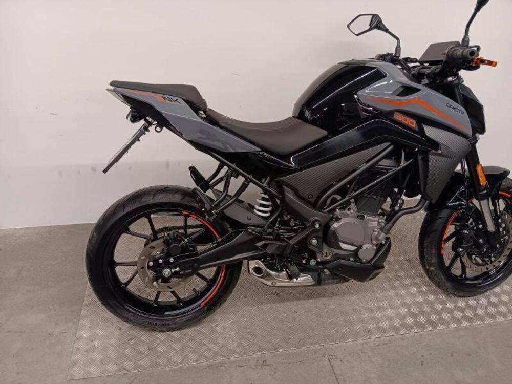 CFMOTO 300NK (2021 - 25) (6)