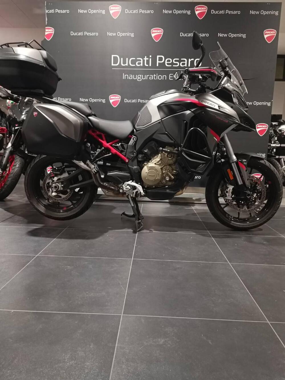 Ducati Multistrada V4 S Grand Tour (2024)