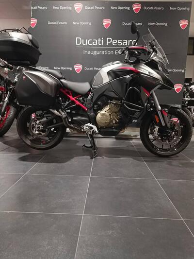 Ducati Multistrada V4 S Grand Tour (2024) usata