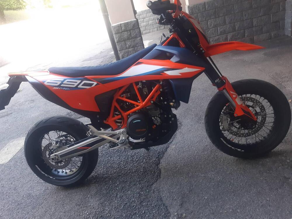 KTM 690 SMC R (2023 - 25) (6)