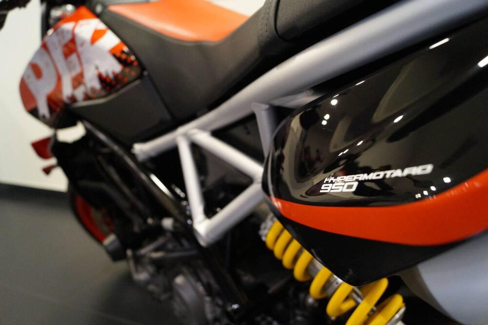 Ducati Hypermotard 950 RVE (2020) (9)