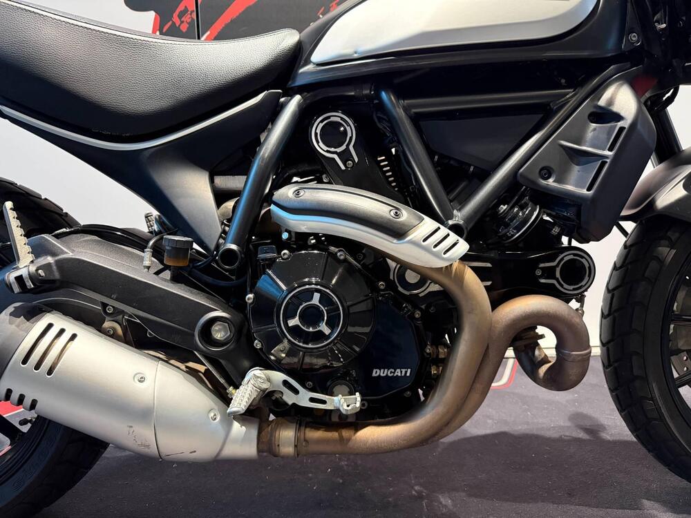 Ducati Scrambler 800 Icon Dark (2021 - 22) (4)