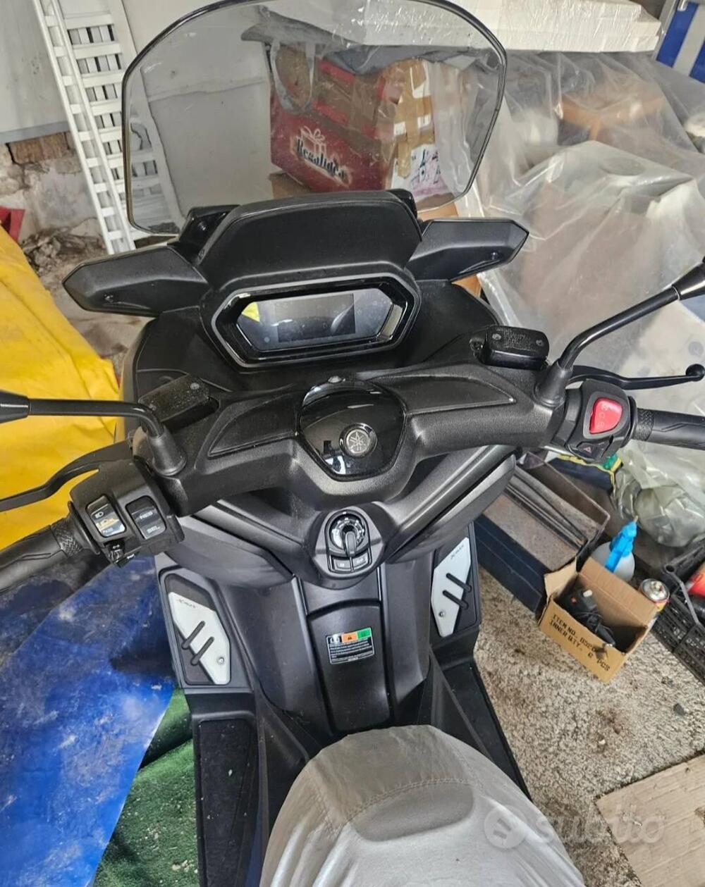 Yamaha X-Max 300 (2021 - 24) (8)