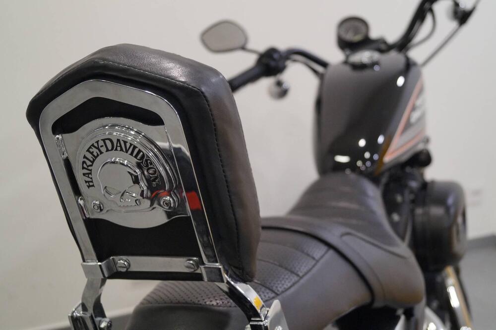 Harley-Davidson 883 R (2008 - 16) - XL 883R (13)