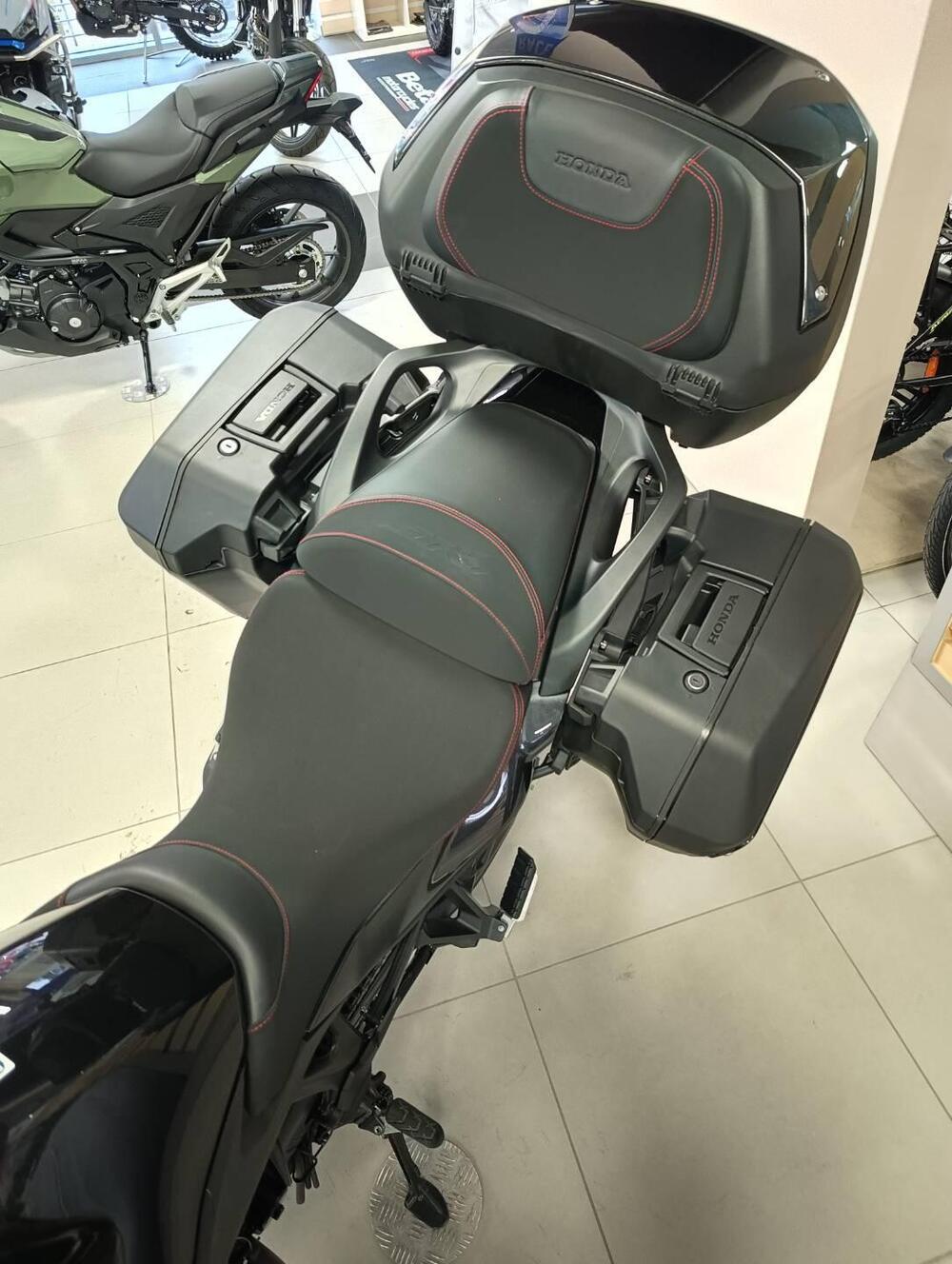 Honda NT 1100 DCT Electronic Suspension (2025) (11)