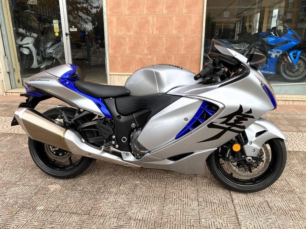 Suzuki GSX 1300 R Hayabusa (2025) (2)