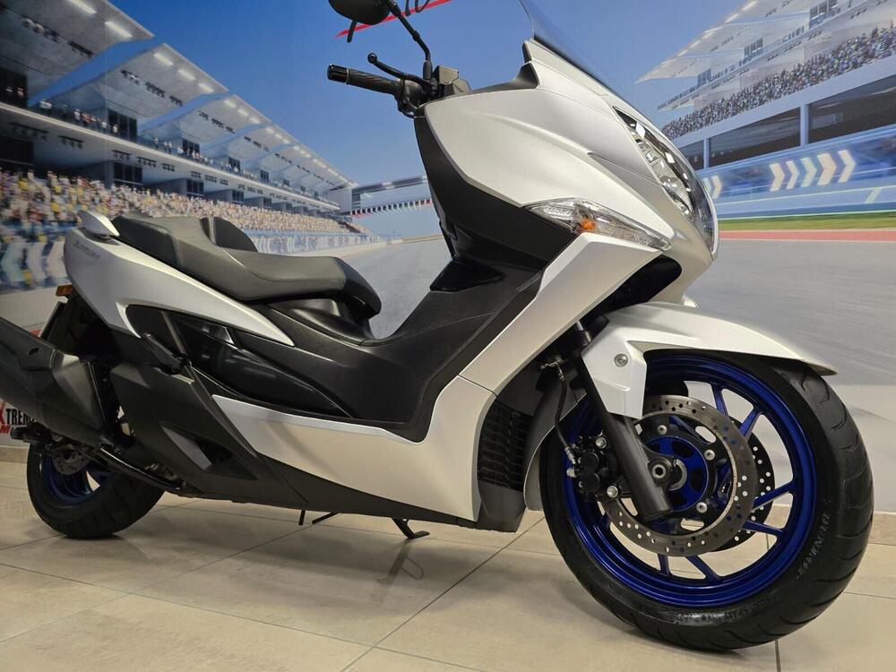Suzuki Burgman 400 (2022 - 24) (2)