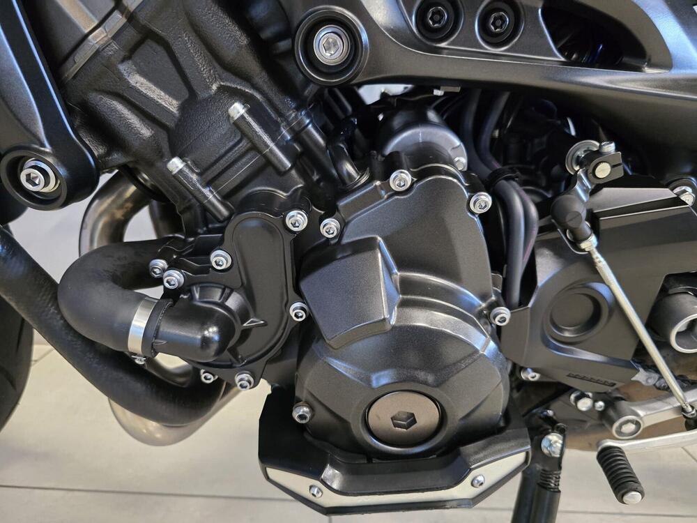 Yamaha MT-09 ABS (2016) (7)