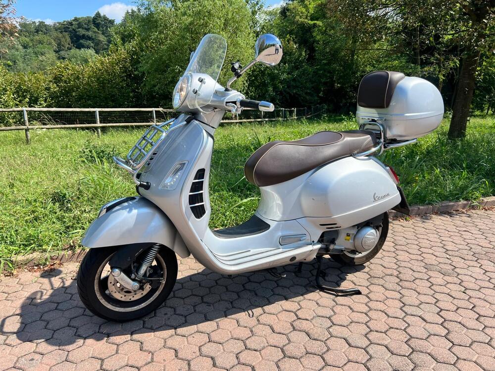 Vespa GTS 300 ABS Settantesimo (2016) (4)