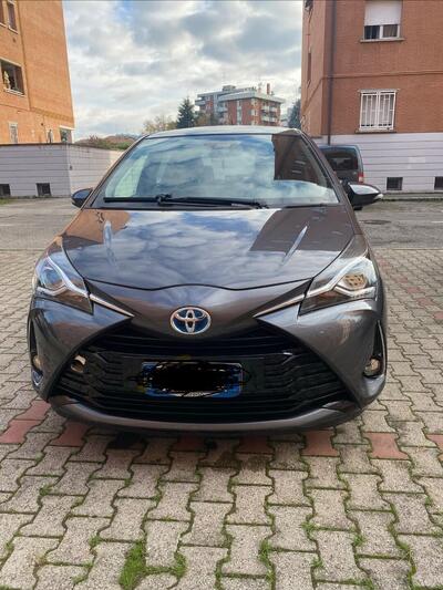Toyota Yaris 1.5 Hybrid 5 porte Cool del 2018 usata a Bologna