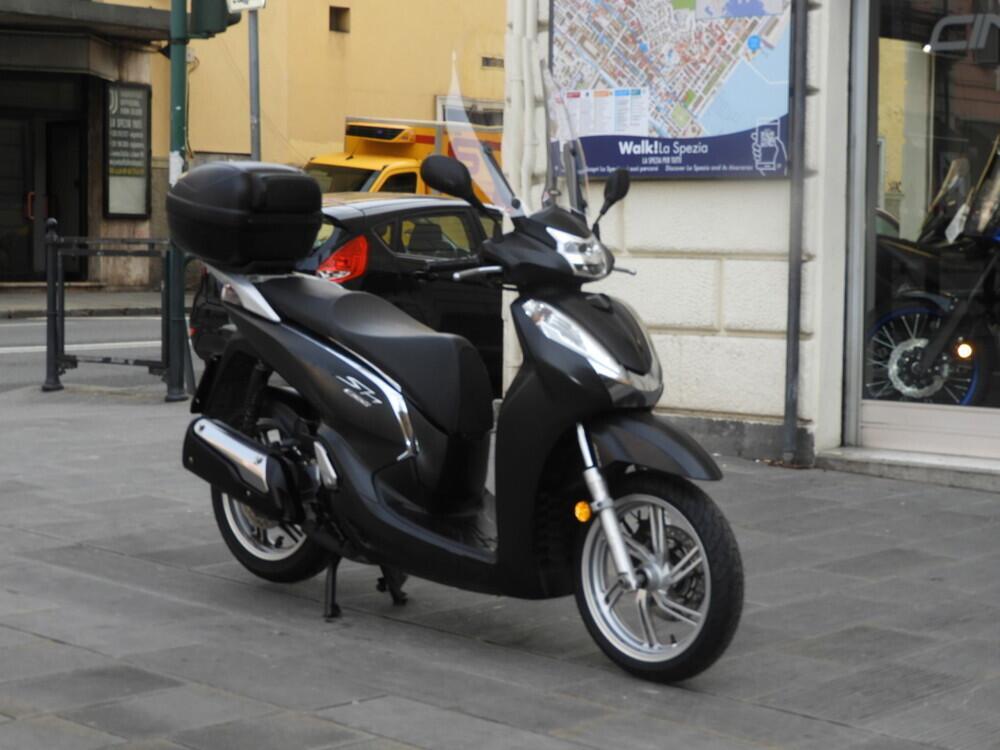 Honda SH 300 i ABS (2016 - 20) (2)