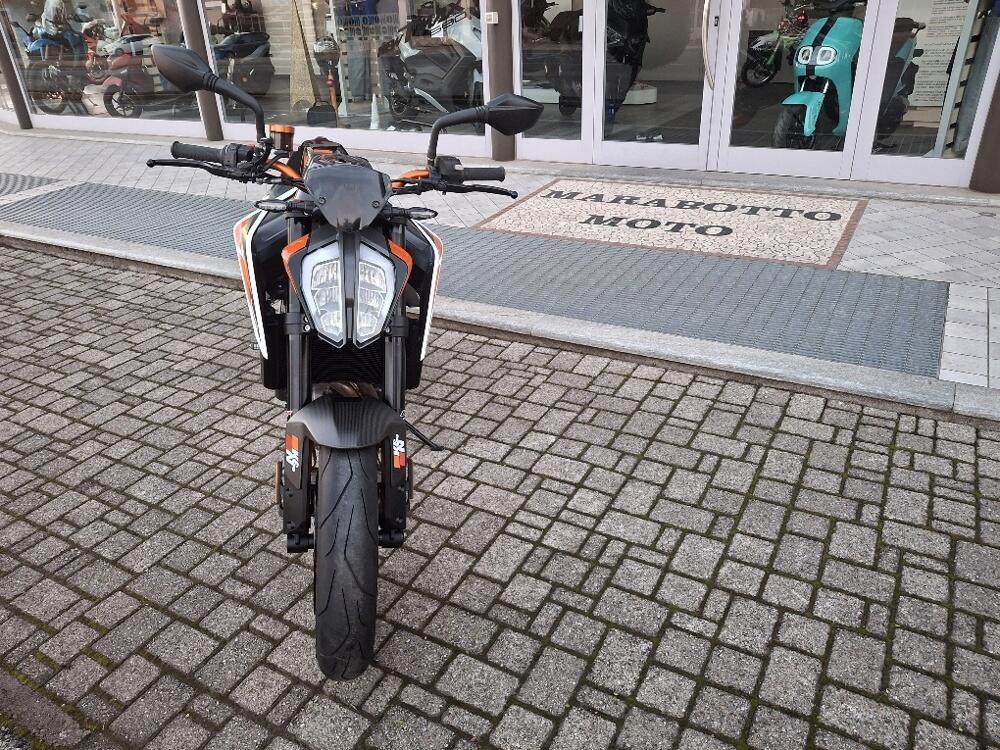 KTM 890 Duke R (2021) (9)