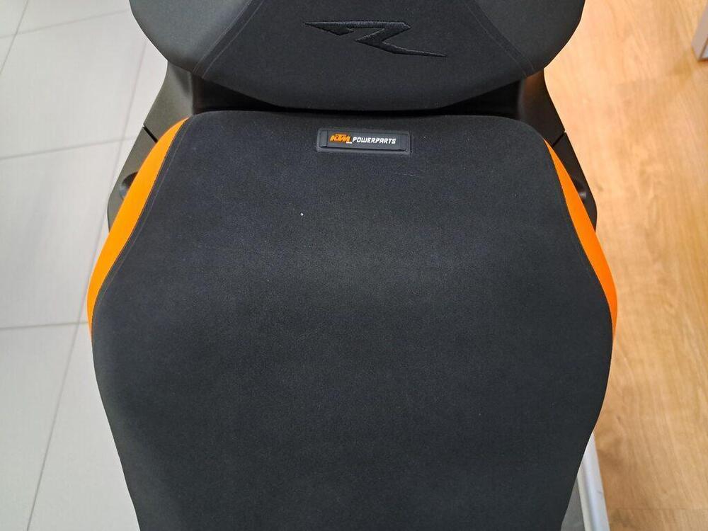 KTM 1290 Super Duke R (2022 - 23) (4)