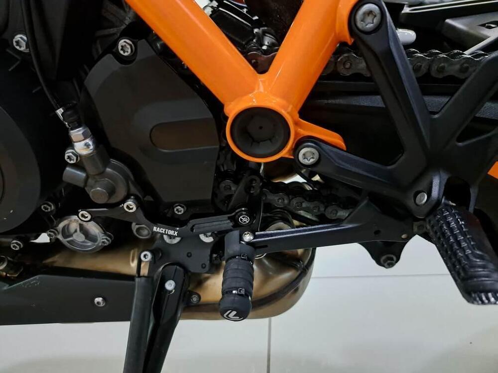KTM 1290 Super Duke R (2022 - 23) (13)