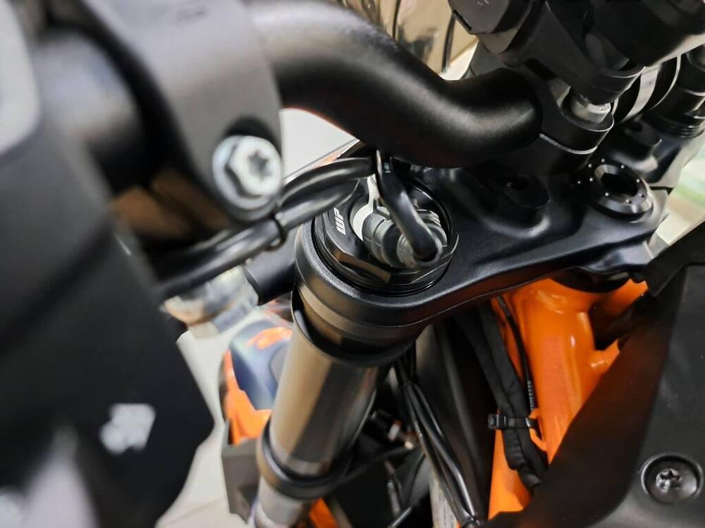 KTM 1290 Super Duke R (2022 - 23) (14)