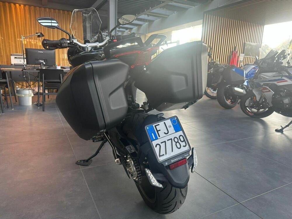 MV Agusta Turismo Veloce 800 Lusso (2021 - 23) (8)