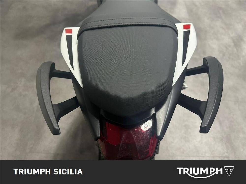 Triumph Street Triple 765 R (2023 - 25) (13)