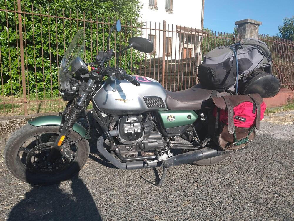 Moto Guzzi V7 850 Stone Special Abs (2021) (4)