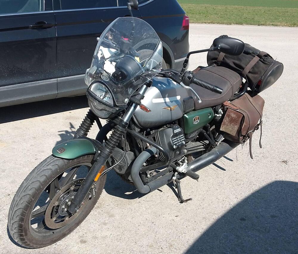 Moto Guzzi V7 850 Stone Special Abs (2021) (7)