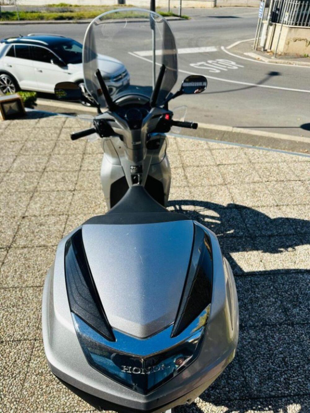 Honda SH 300 i ABS (2016 - 20) (12)