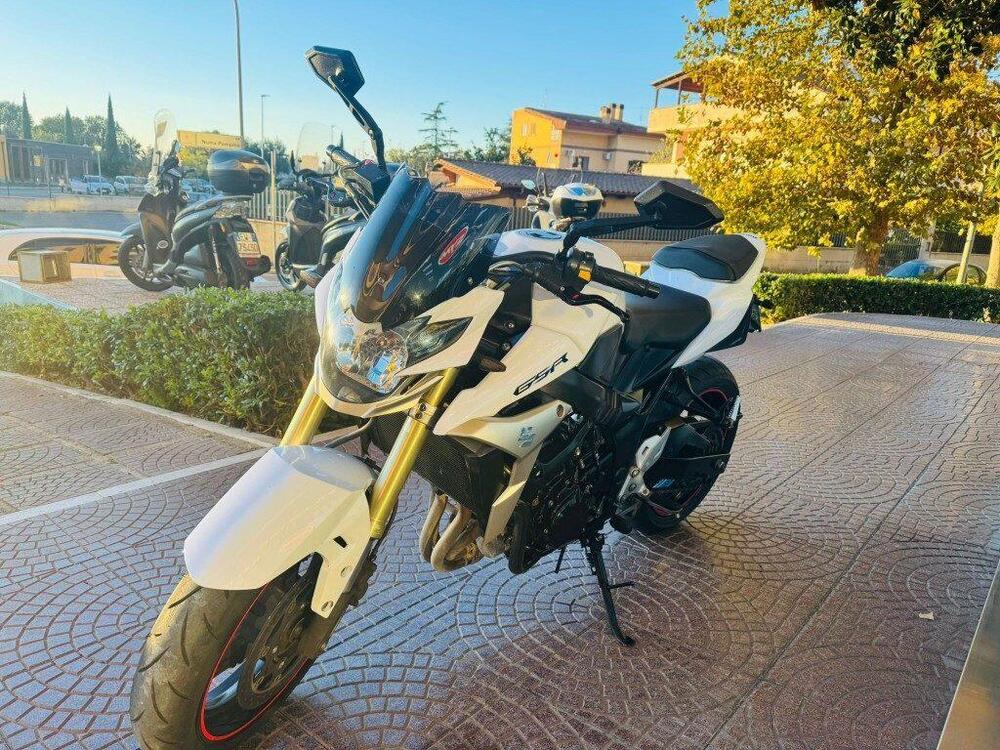 Suzuki GSR 750 (2010 - 15)