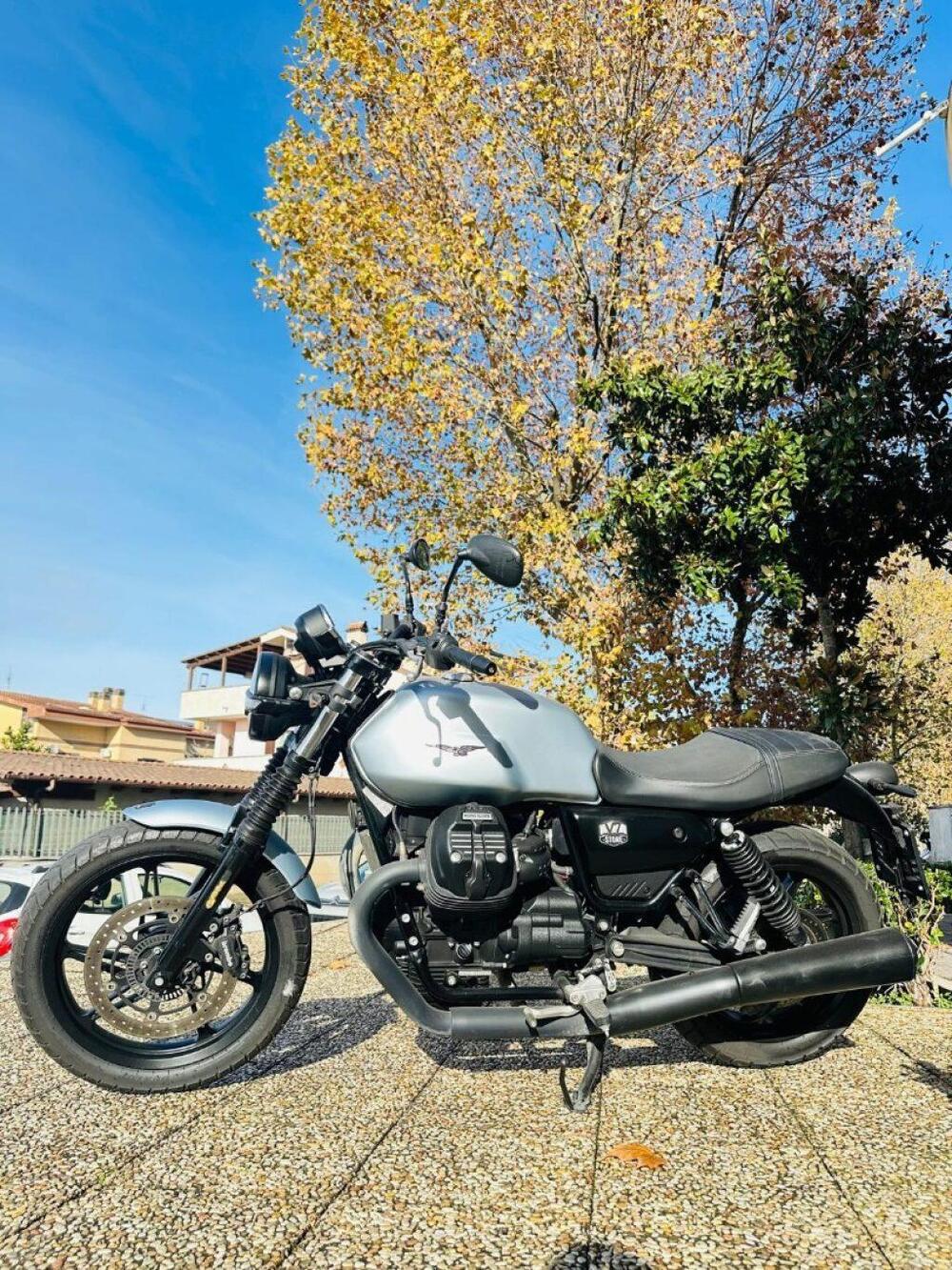 Moto Guzzi V7 Stone (2021 - 24) (13)