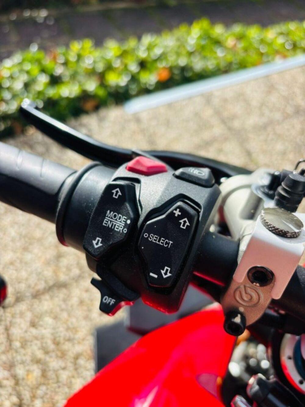 Ducati Streetfighter V4 1100 S (2021 - 22) (12)