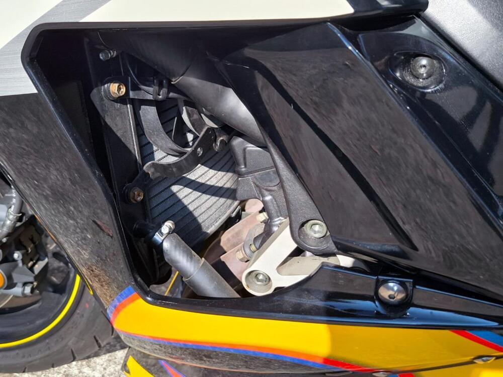 Yamaha YZF R6 (2005 - 06) (12)