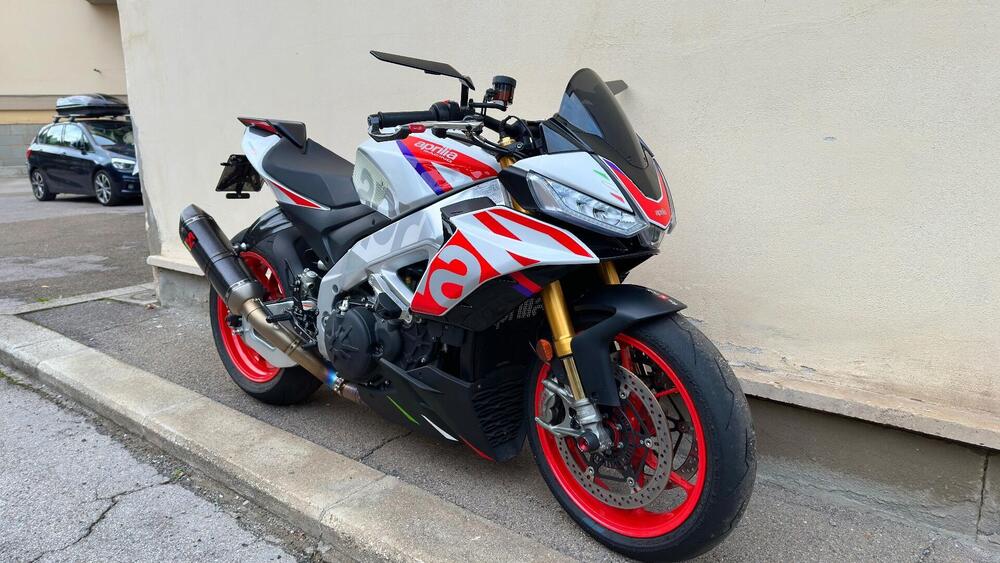 Aprilia Tuono V4 Factory (2021 - 24) (2)