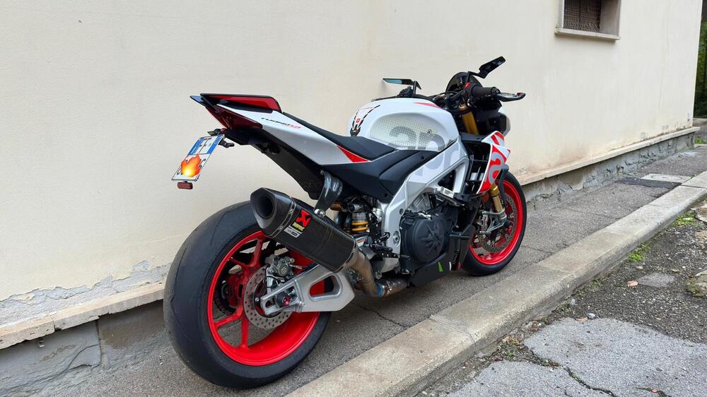 Aprilia Tuono V4 Factory (2021 - 24) (3)