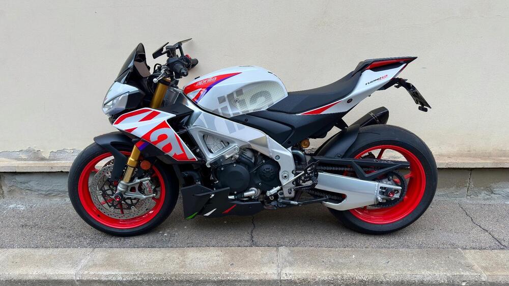 Aprilia Tuono V4 Factory (2021 - 24) (4)