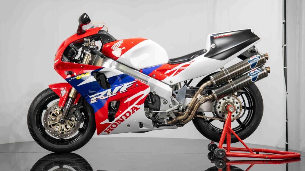 Honda RVF 750 R RC45  (2)