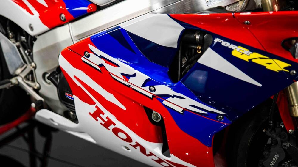 Honda RVF 750 R RC45  (10)